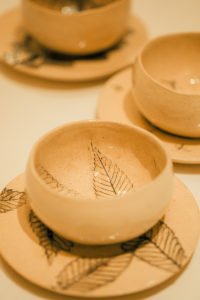 + 01 陶芸家　笠原 りょうこ 様柏の植物をモチーフにした文菜華の茶器を手掛ける